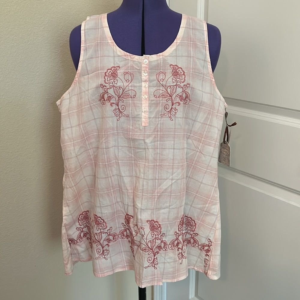 New with Tags! Legacy Falls Women’s Sheer Embroidered Sleeveless Top